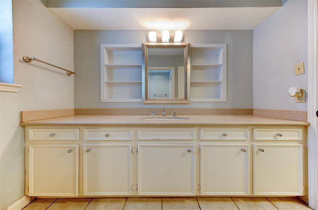 Primary bathroom second sink/vanity area