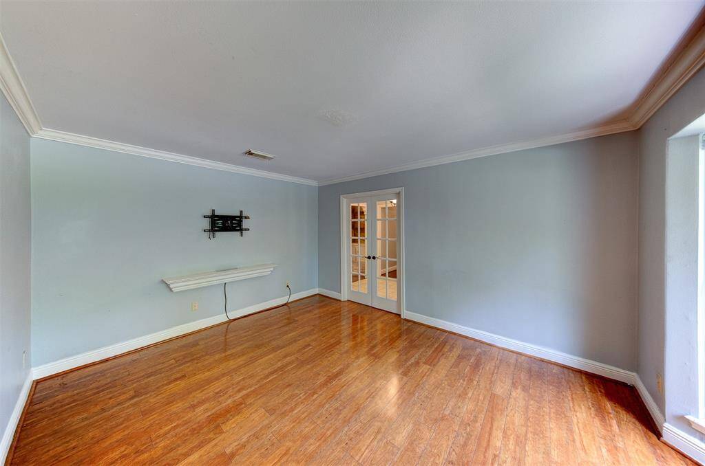 Formal living room/office/flex room