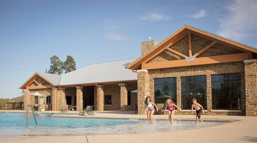 Community Pool & Clubhouse