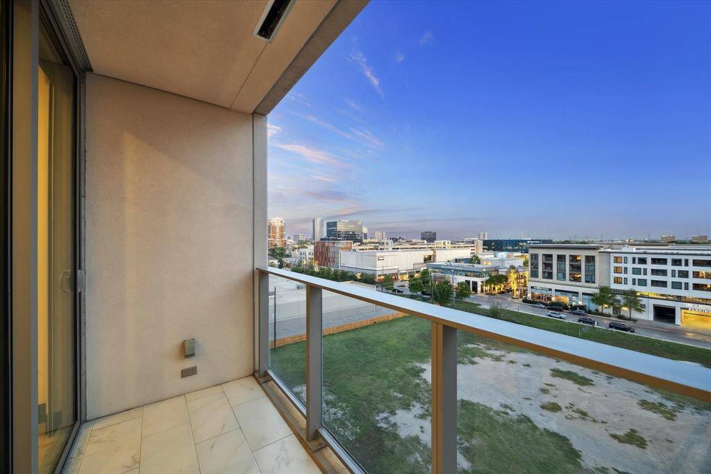 Experience the perfect blend of luxury and comfort with soaring windows, abundant natural light, and a balcony that makes the city feel like your backyard.