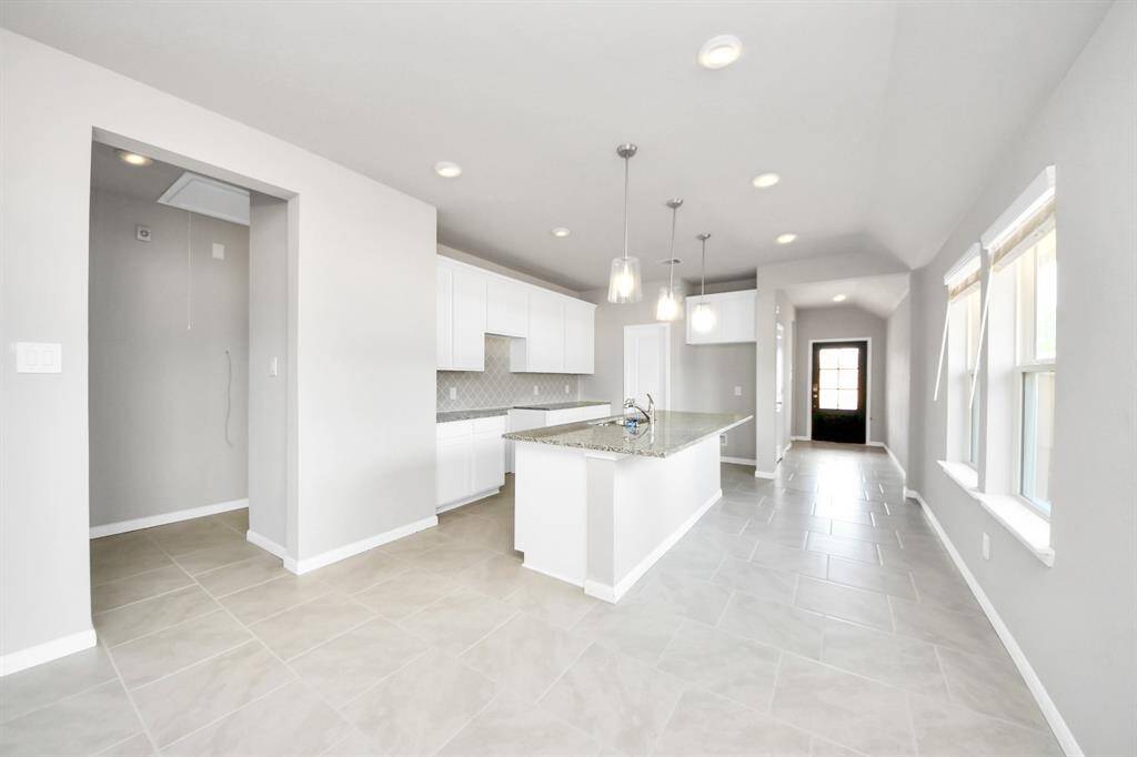 This kitchen is truly a chef's dream!