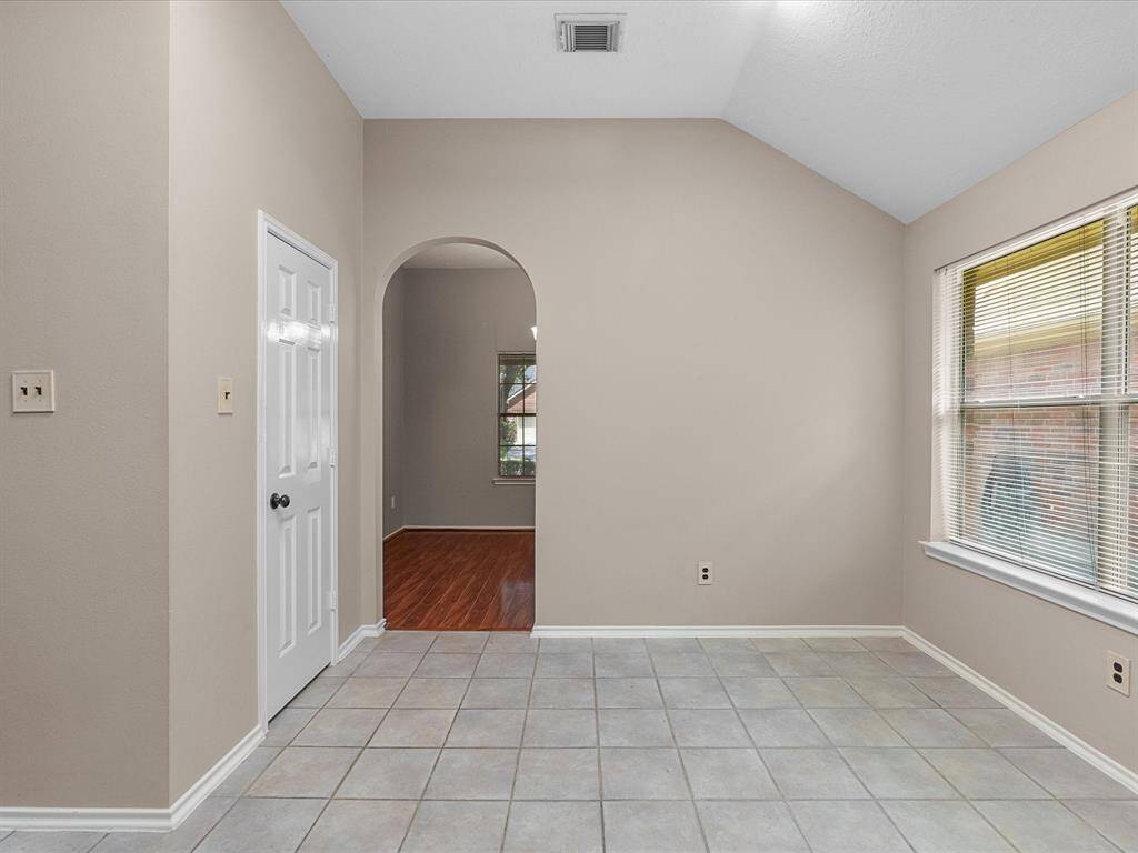 Breakfast Area and Pantry