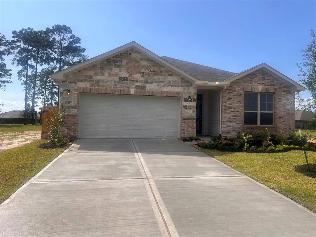 Welcome to the Emory plan by History Maker Homes!!