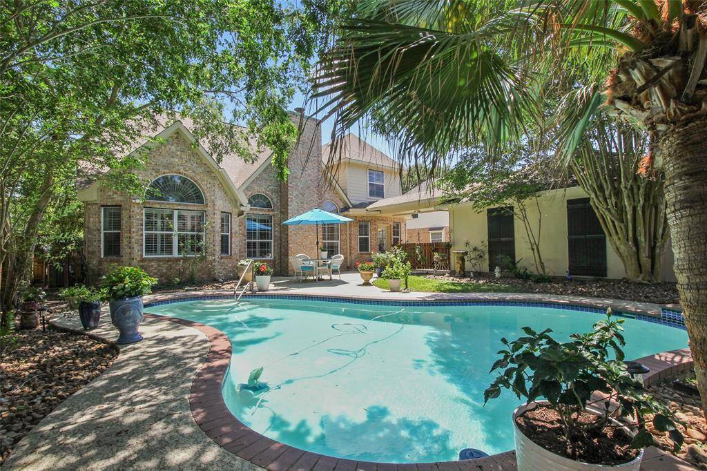 Vacation 365 days a year in your own back yard oasis!
