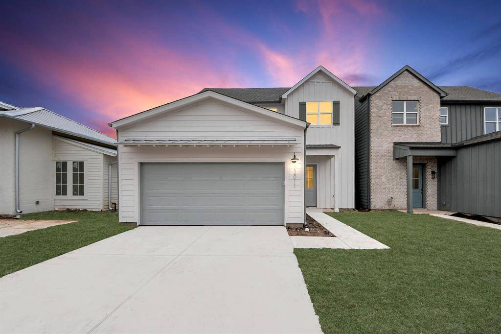 A refreshing resort-style pool area,Grilling Station,Dog Park, Playground, Community Center with Lounge area, 24-hr Maintenance.
