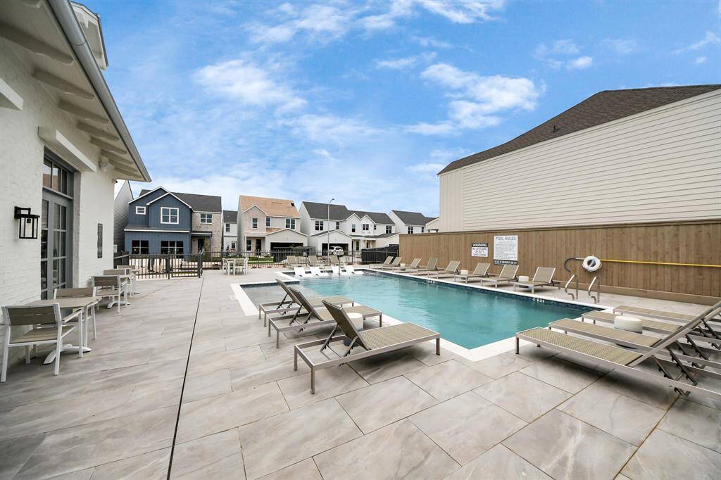 A refreshing resort-style pool area with Grilling Station.