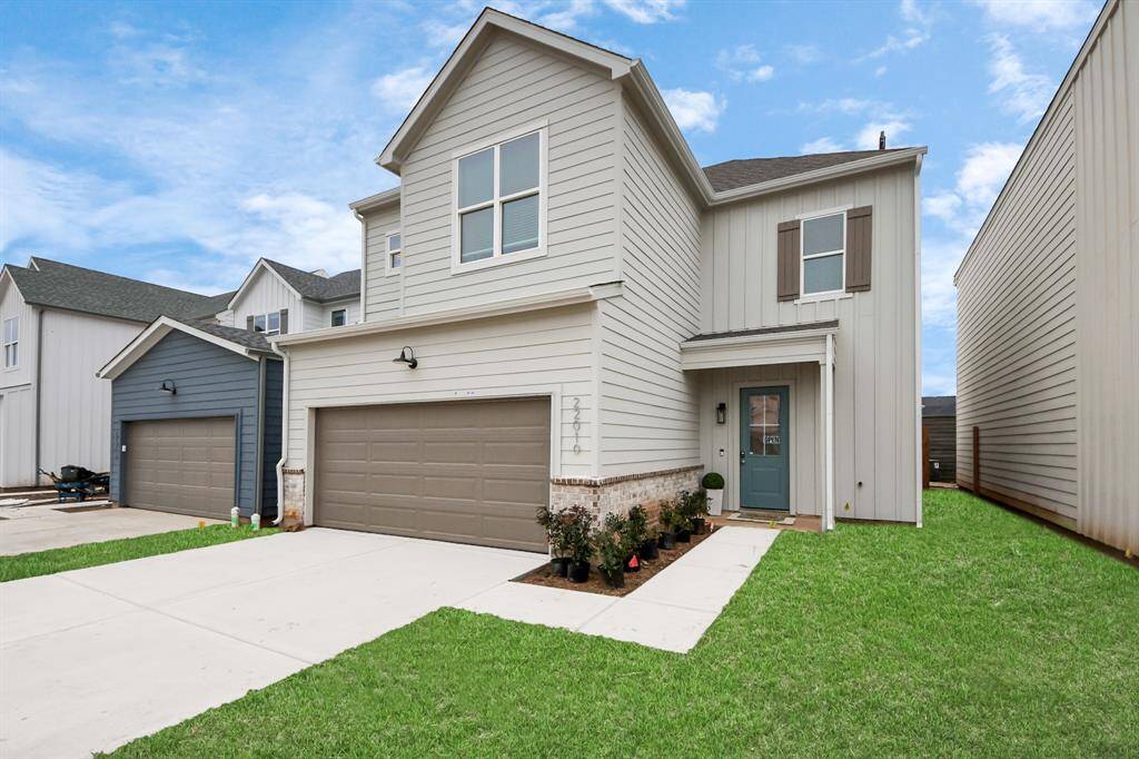 Enjoy Modern Living, New Construction home with a distinctive neighborhood feel and maintenance free lifestyle in Gated Community nestled in the inviting city of Richmond, TX! Luxury spacious 2-car garage+2-vehicle driveway & private backyard! Easy access to Westpark Tollway,Grand Parkway 99,I-10,conveniently near LaCenterra,restaurants,bars & shopping!Close to major employers throughout Houston’s Energy Corridor and neighboring cities of Katy,Fulshear,Sugar Land&Houston.Highly Rated Lamar Consolidated ISD.