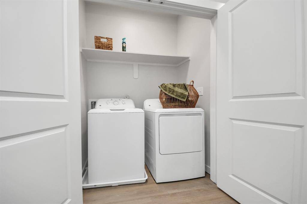 Full Size Washer & Dryer Included!