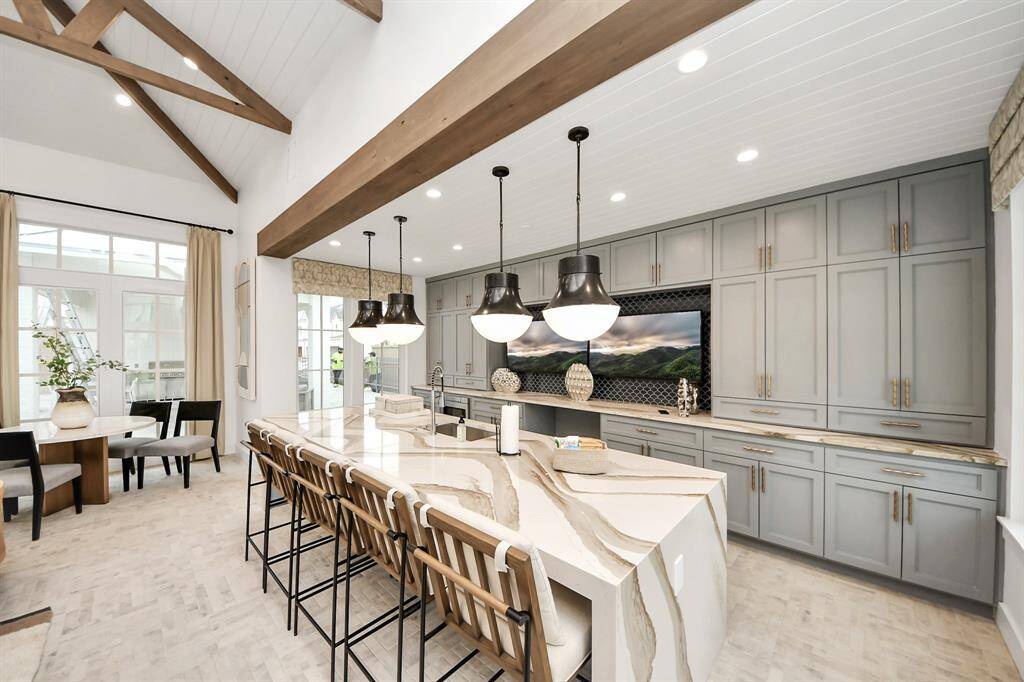 Residents can enjoy the community center with relaxing lounge areas, catering kitchen, coffee bar and games. Great for entertaining!