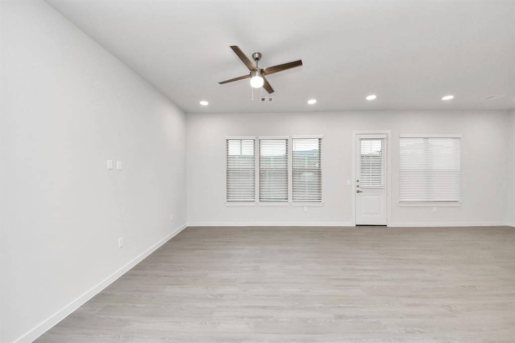 Boasting modern finishes, quartz counters, tile backsplash,stainless appliances,refrigerator,washer & dryer,walk-in pantries,walk-in closets,wood-like floors throughout,9ft ceilings