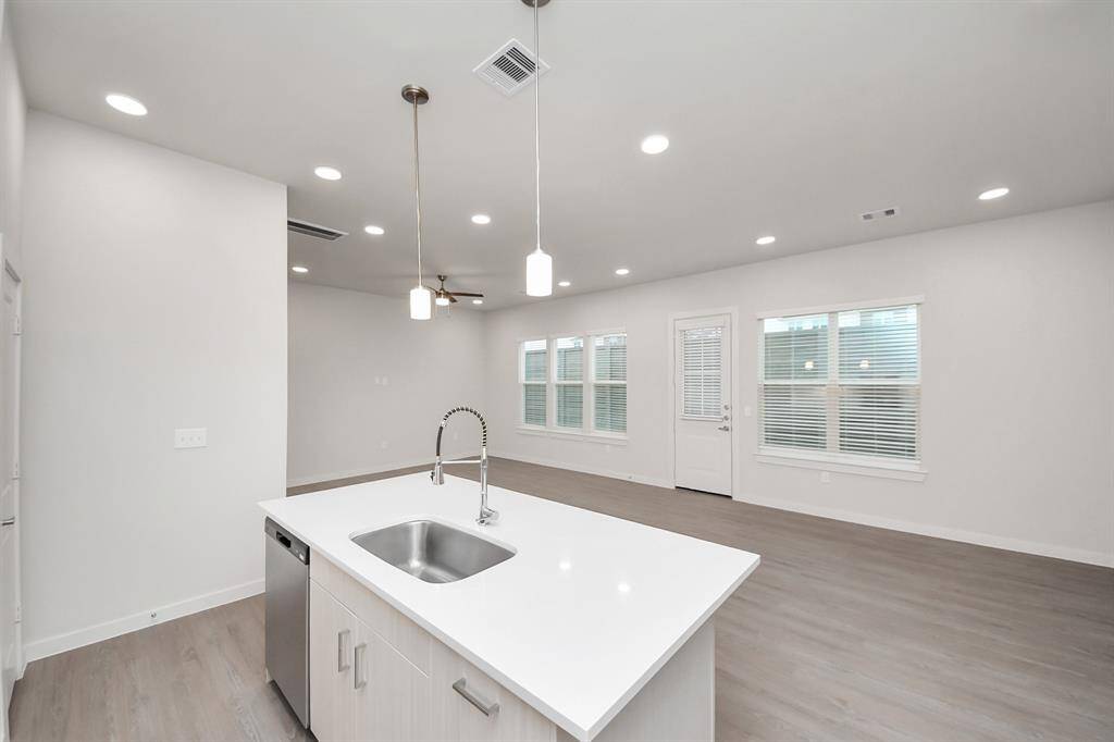 Stylish Island kitchens and open concept floor plans.! Boasting modern finishes, quartz counters, tile backsplash,stainless appliances,refrigerator,washer & dryer,walk-in pantries,walk-in closets,wood-like floors throughout,9ft ceilings.