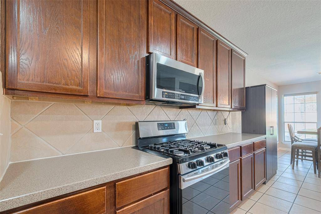Stainless appliances in the kitchen and lots of elbow room!