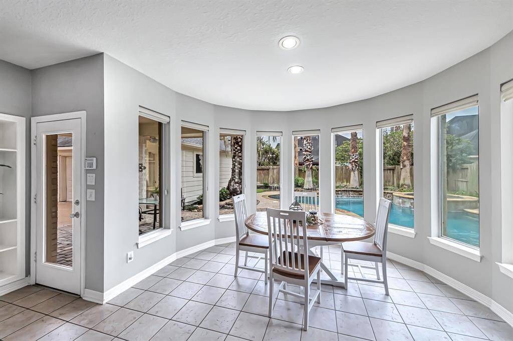 Breakfast area with beautiful pool view