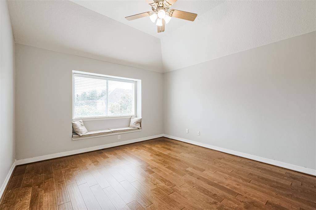 4th bedroom on the second floor, nice and cozy