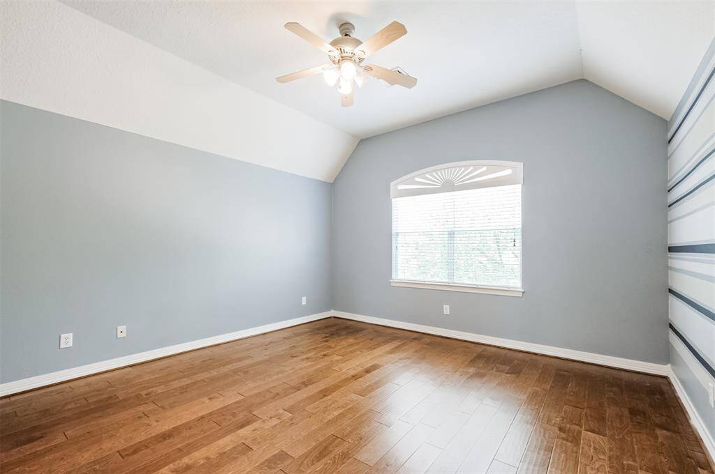 5th bedroom, so spacious and bright