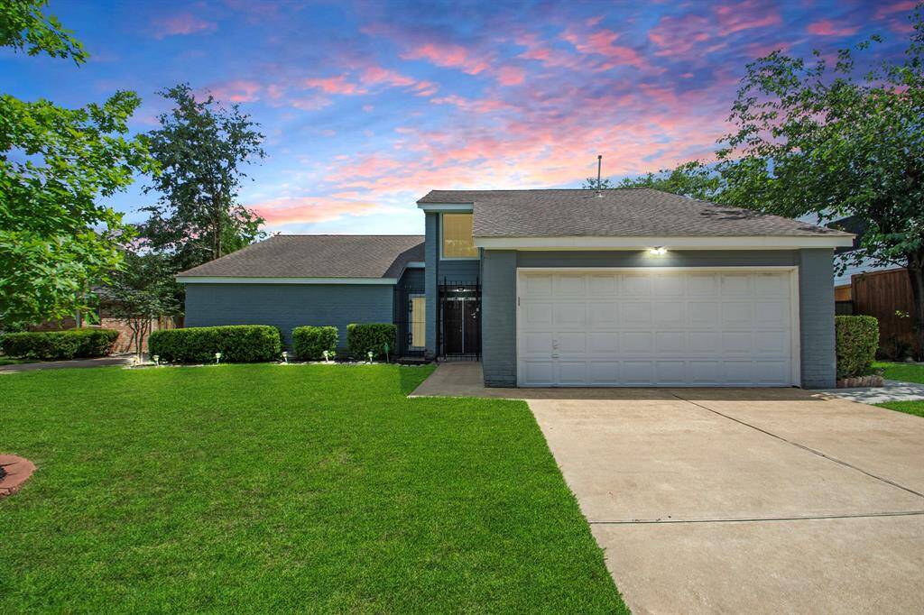 Welcome to Woodland Springs a 3/2 home freshly updated inside and out. Well located in the Houston Energy Corridor and near Westheimer and Beltway 8.