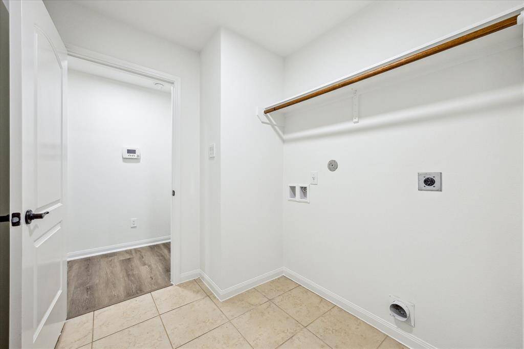 Utility/mudroom combo off the garage entrance.