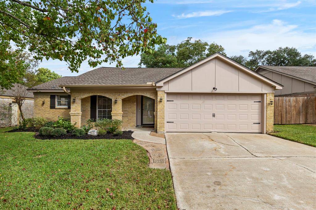 Located on a cul-de-sac street this home is move in ready.