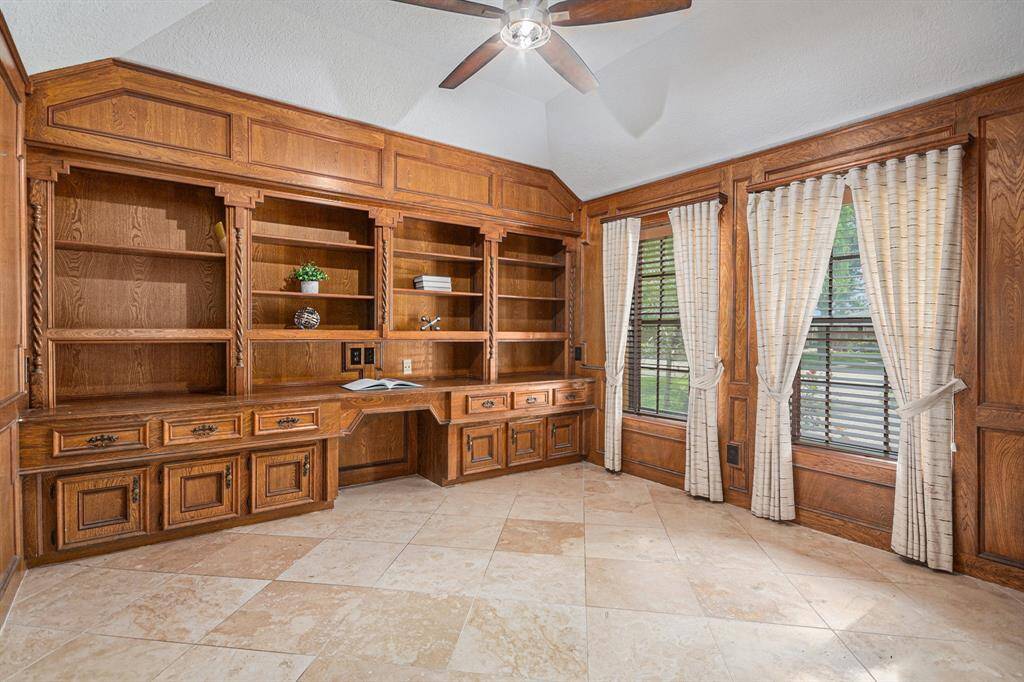 Office/Study off entry