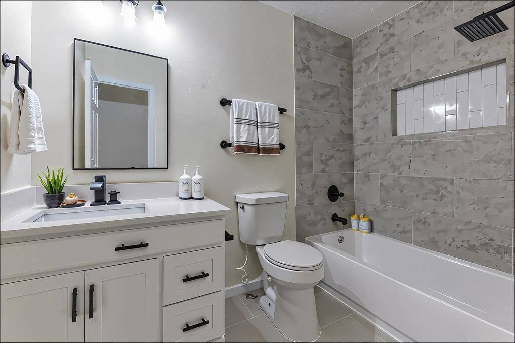 Fully remodeled bathroom