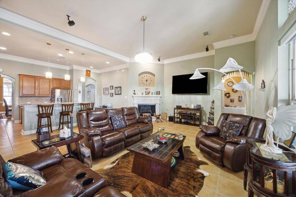 Spacious living room and kitchen for big gathering