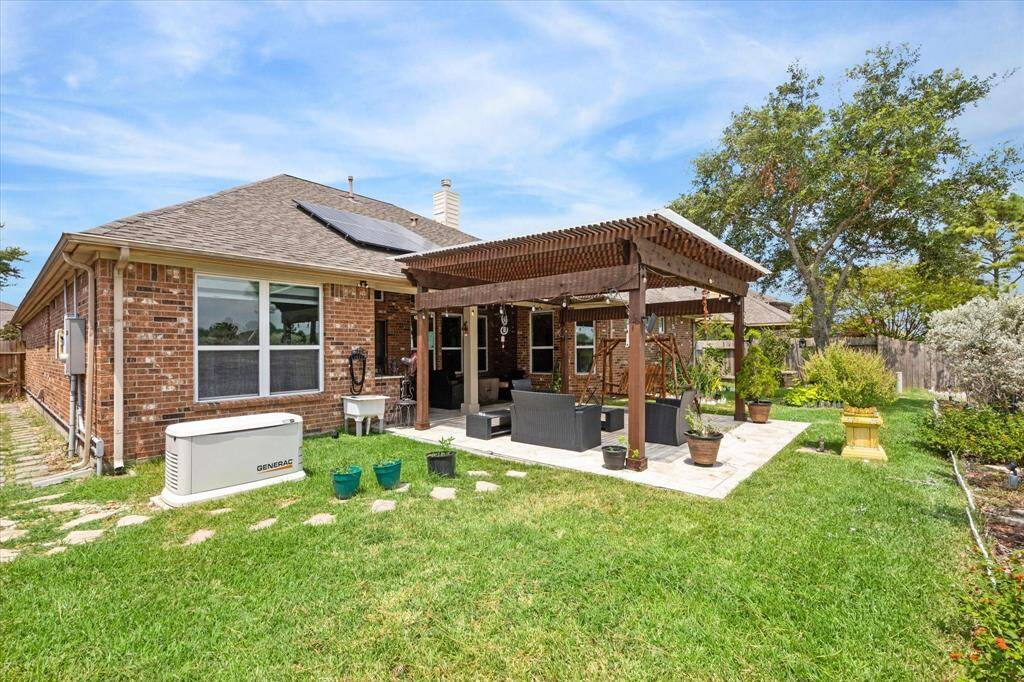 Full house gas generator, pergola, outdoor cooking and sink