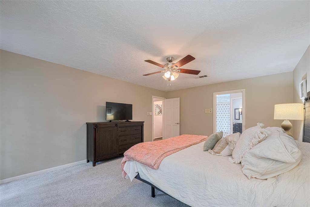 Large bedroom
