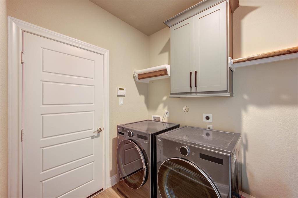 Washer & Dryer Included