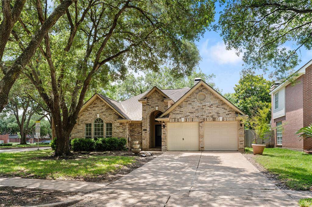 This home sits near Dulles Ave., just minutes from local shopping, such as H-E-B, Starbucks, Star Cinema Grill and more.
