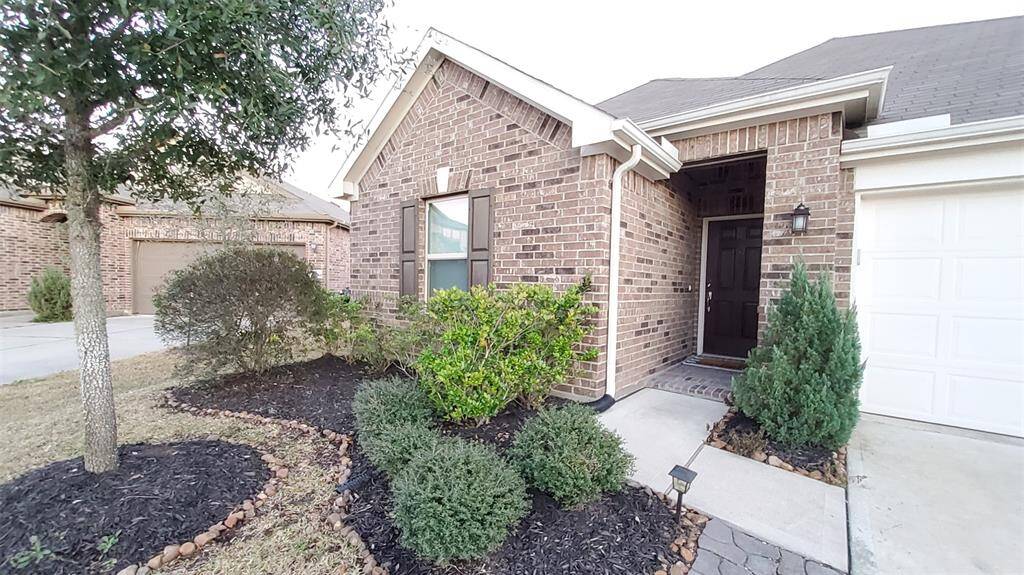 Located in a very quiet and nice community.