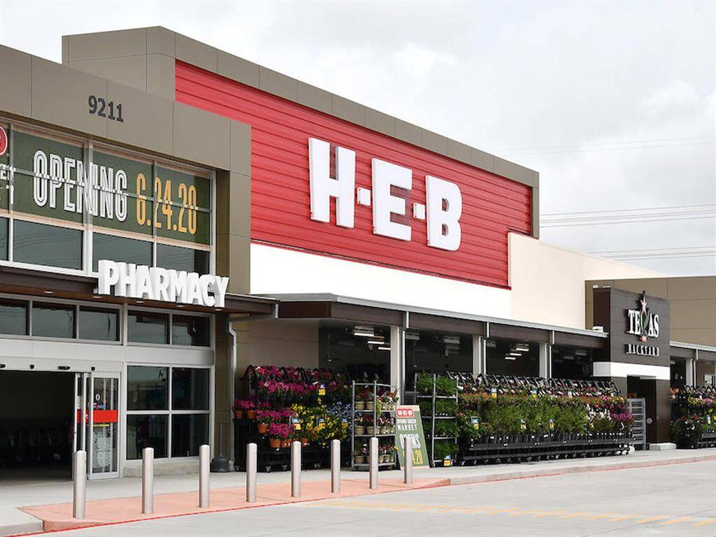Plenty of shopping and dining just minutes away including your local HEB! Just 3.5 miles away!