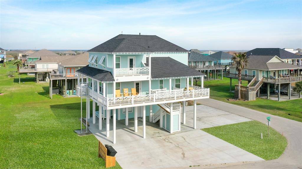 Welcome to 2601 Tide, Crystal Beach...