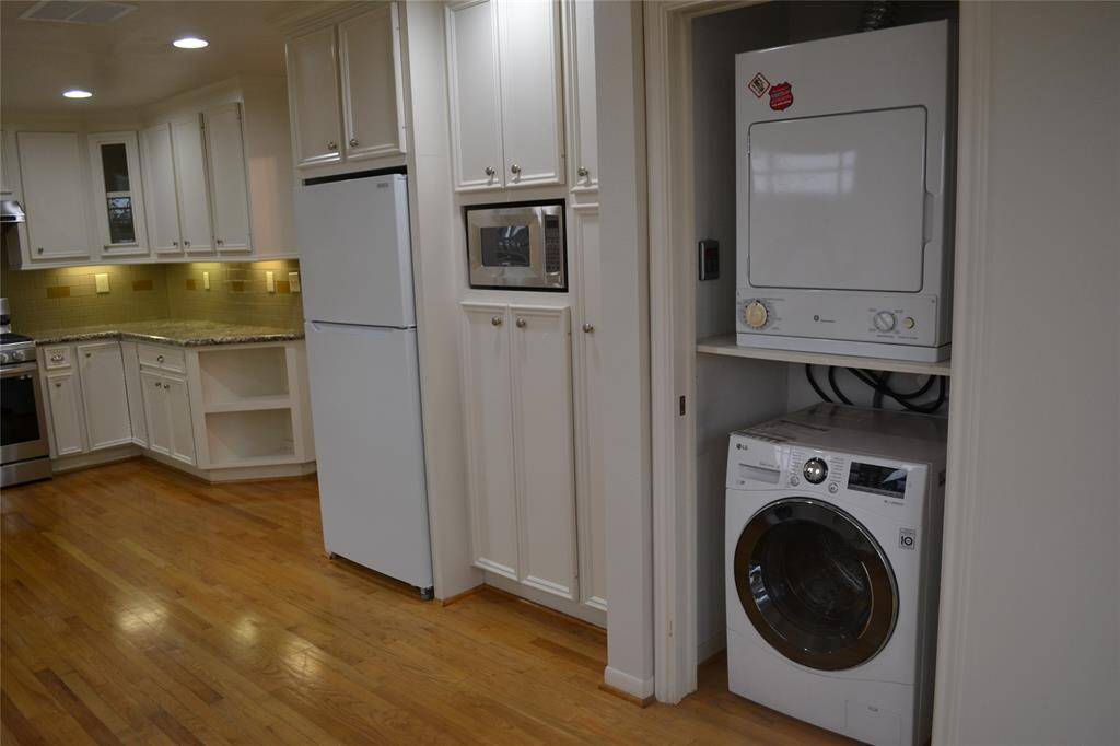 Washer Dryer Included