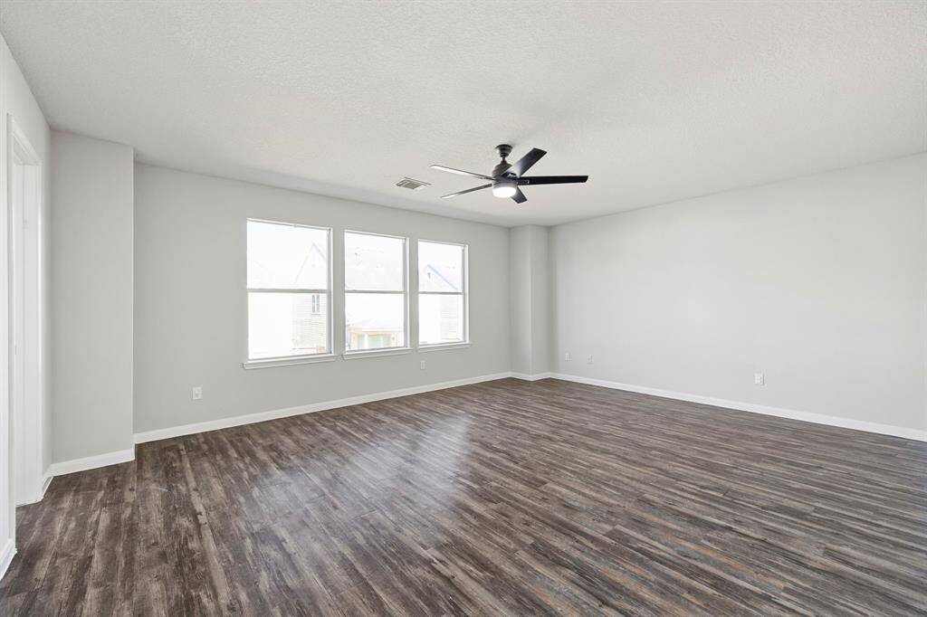Huge Primary Bedroom Approximate- 18x15