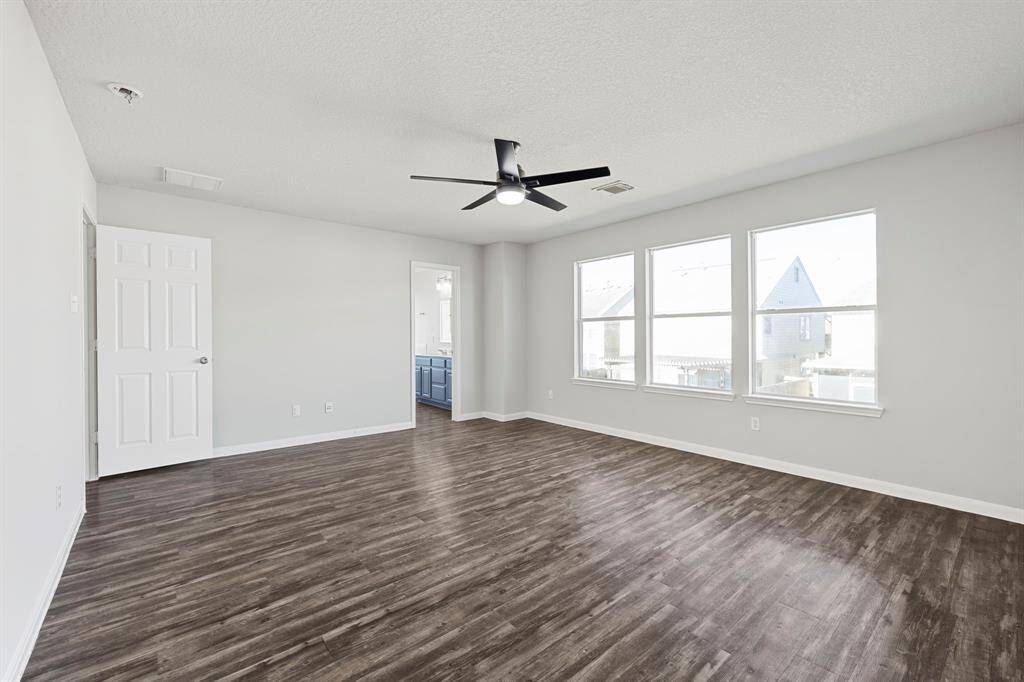 Huge Primary Bedroom Approximate- 18x15