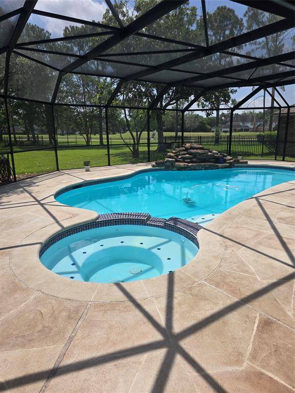 Professional photos coming- lanai covered pool