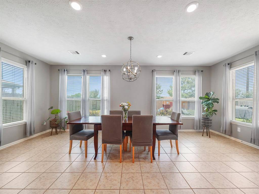 Large Dining area!