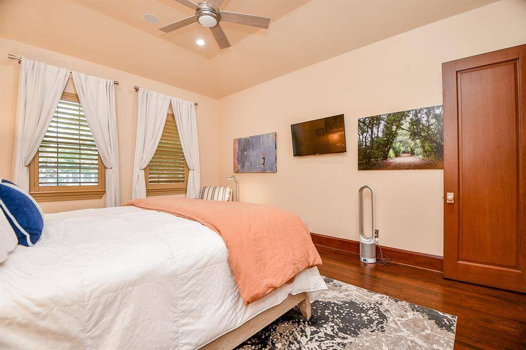 Another secondary bedroom.