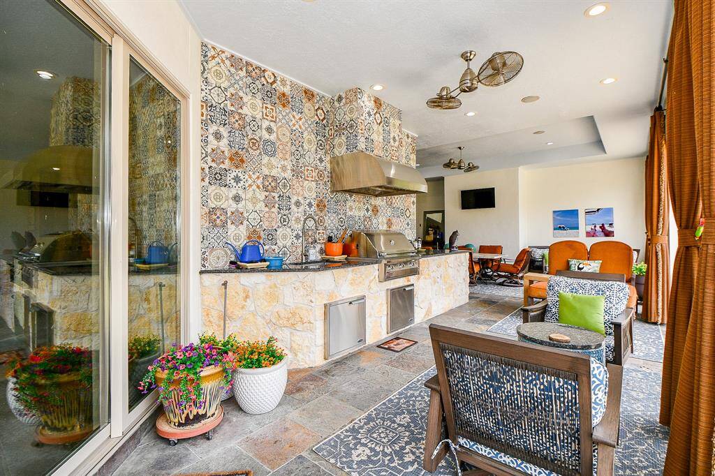 Plenty of outdoor area for entertaining.