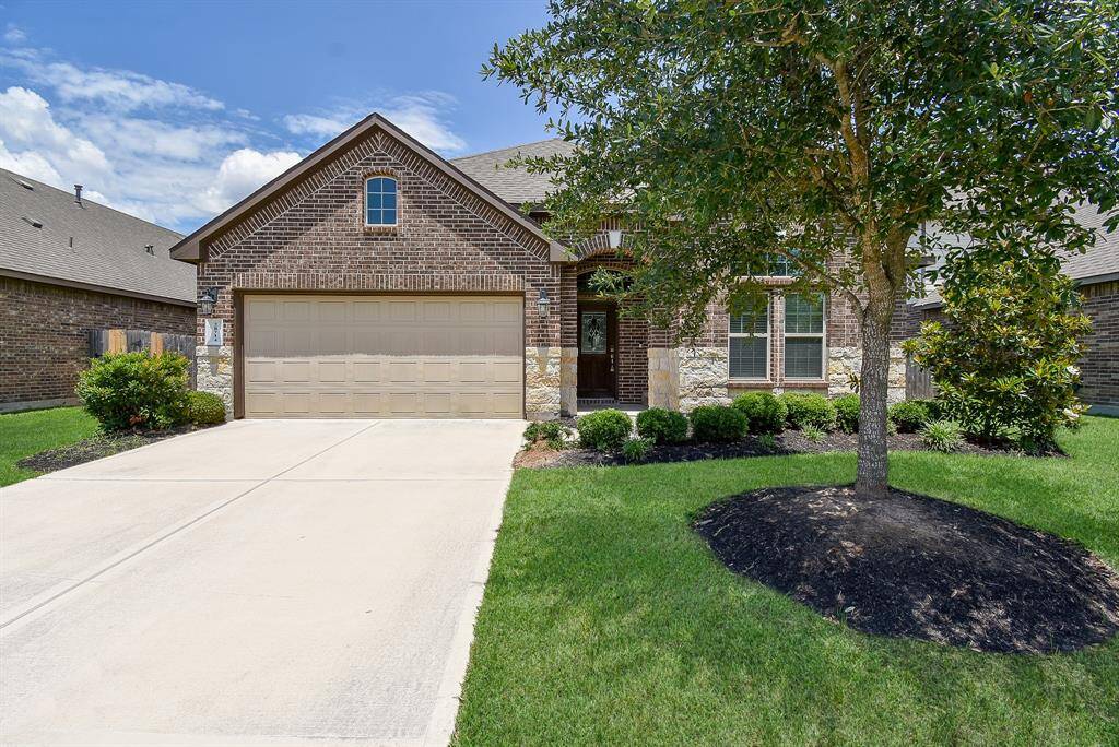 Welcome home to 28715 Forest Pass!