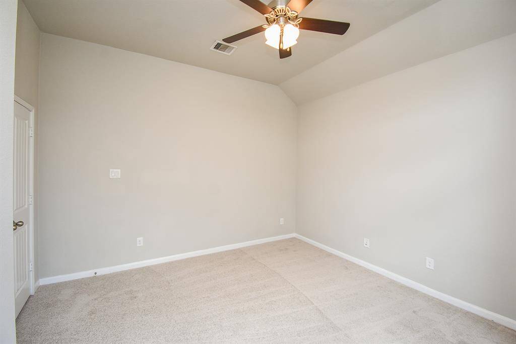Secondary bedroom