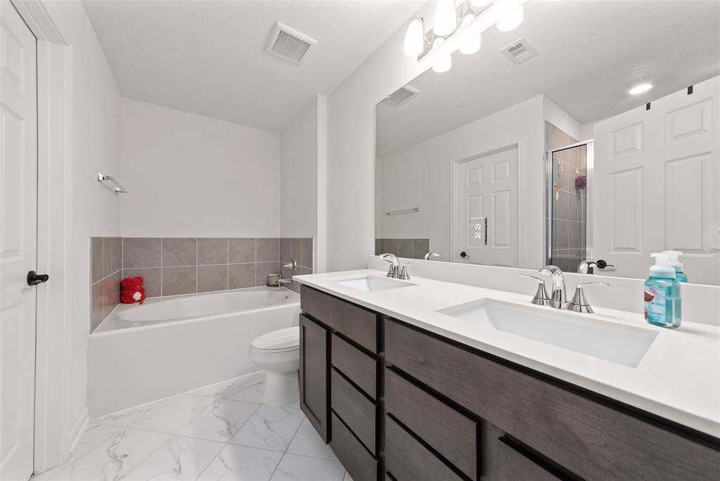 Primary ensuite bathroom
