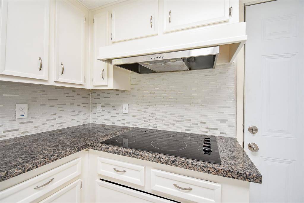 Elegant cook top for easy cleaning