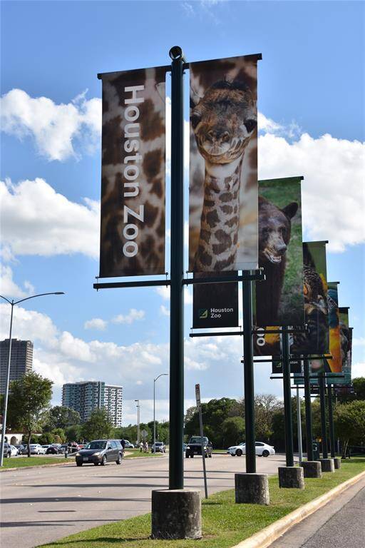 Close proximity to the Herman Park and Houston ZOO