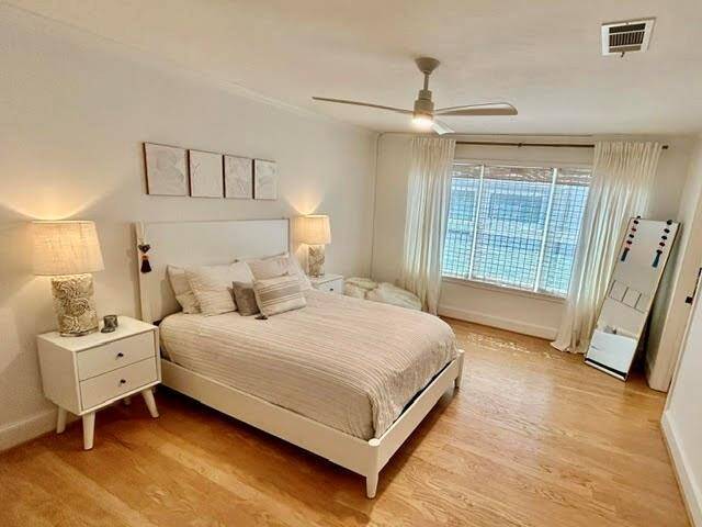 Each of the Hollywood/Jack & Jill bath vanity spaces have their own large walk-in closets with custom shelving.