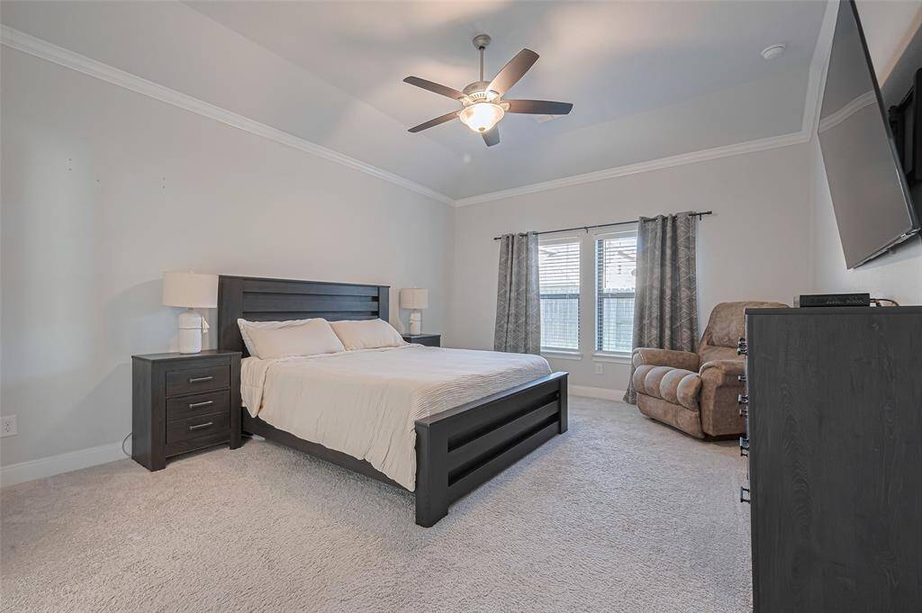 Spacious Primary bedroom