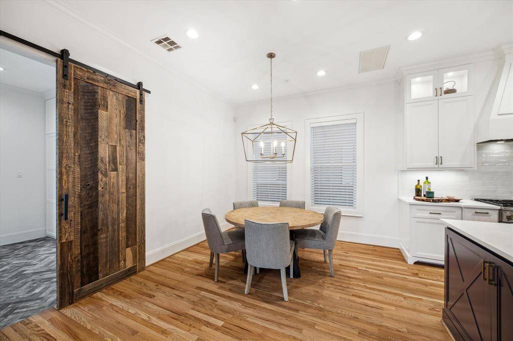 Breakfast area