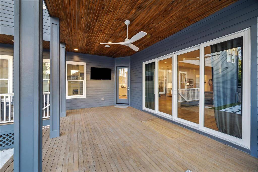 Plenty of space for outdoor eating