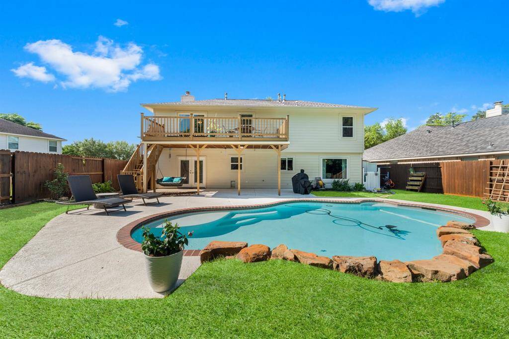 Presenting 32123 Willow Creek Park.