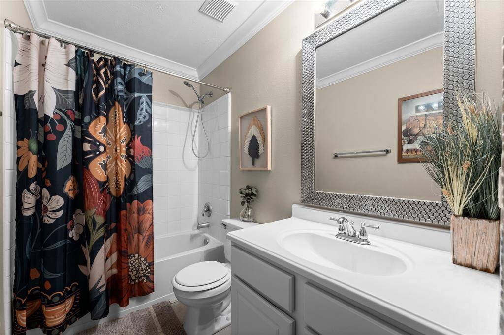 Closer look at the second full bathroom.